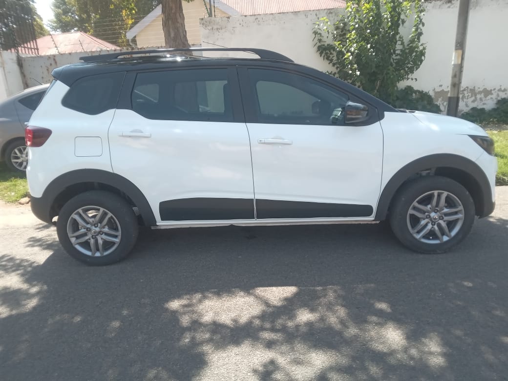 Used 2021 Renault Triber 1.0 Life - Private Seller