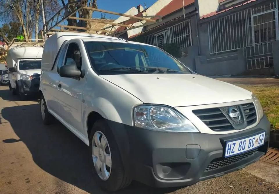2019 NISSAN NP200 BAKKIE 1.6 MANUAL TRANSMISSION IN EXCELLENT CONDITION SPARE KEYS