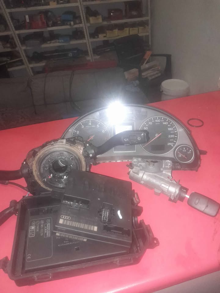 B6 AUDI A4 1.8T LOCK SET - Private Seller
