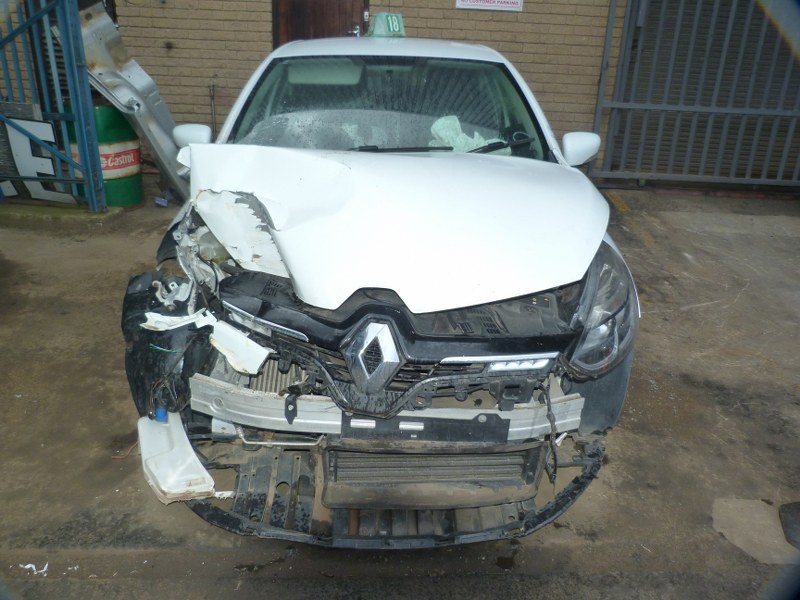 Renault Clio IV 900 T Expression Manual - 2015 STRIPPING FOR SPARES - Private Seller Renault Clio IV 900 T Expression Manual - 2015 STRIPPING FOR SPARES - Private Seller