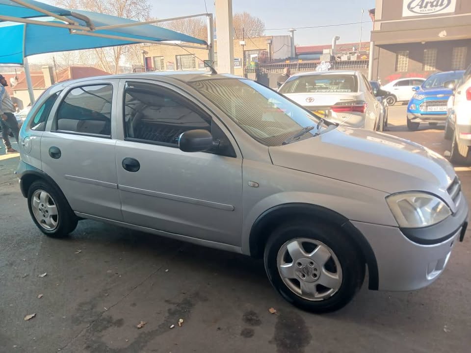 2006 OPEL CORSA GAMA 1.4 Transmission: Manual  Mileage: 92000km  Fueltype: Petrol  Silver