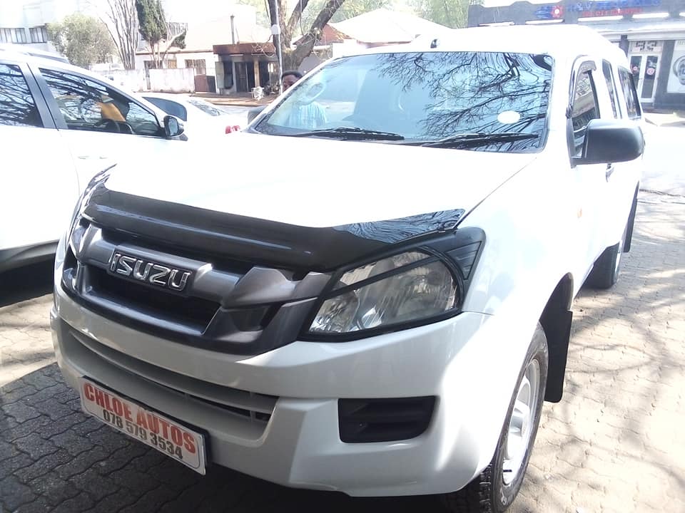2016 White Isuzu kB 250 D-Teq single cab canopy miliiage 111,000 km manual diesel