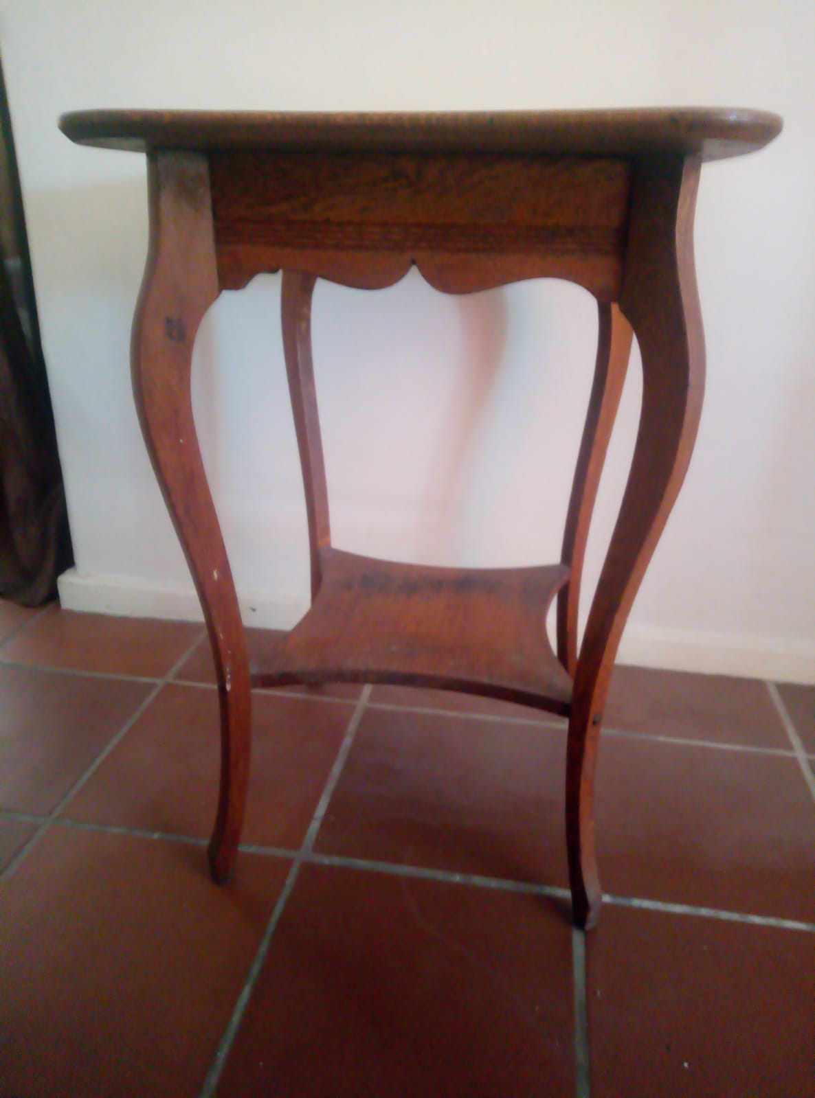 Antique entrance hall table Antique entrance hall table