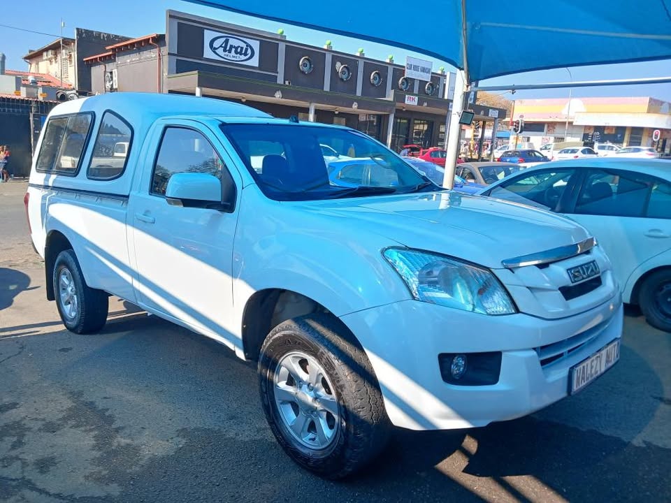2014 ISUZU KB250 SINGLE CAB  Transmission: Manual  Mileage: 103000km  Fueltype: Diesel White