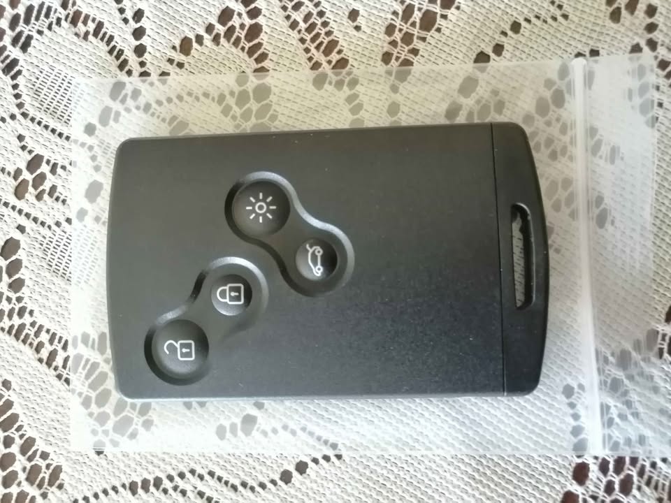 Renault Clio 4 Key cards for sale - Private Seller Renault Clio 4 Key cards for sale - Private Seller