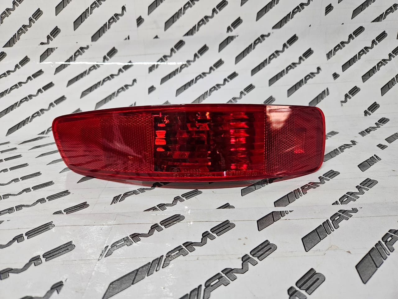 NEW MITSUBISHI OUTLANDER BUMPER REFLECTOR FOR SALE - Private Seller