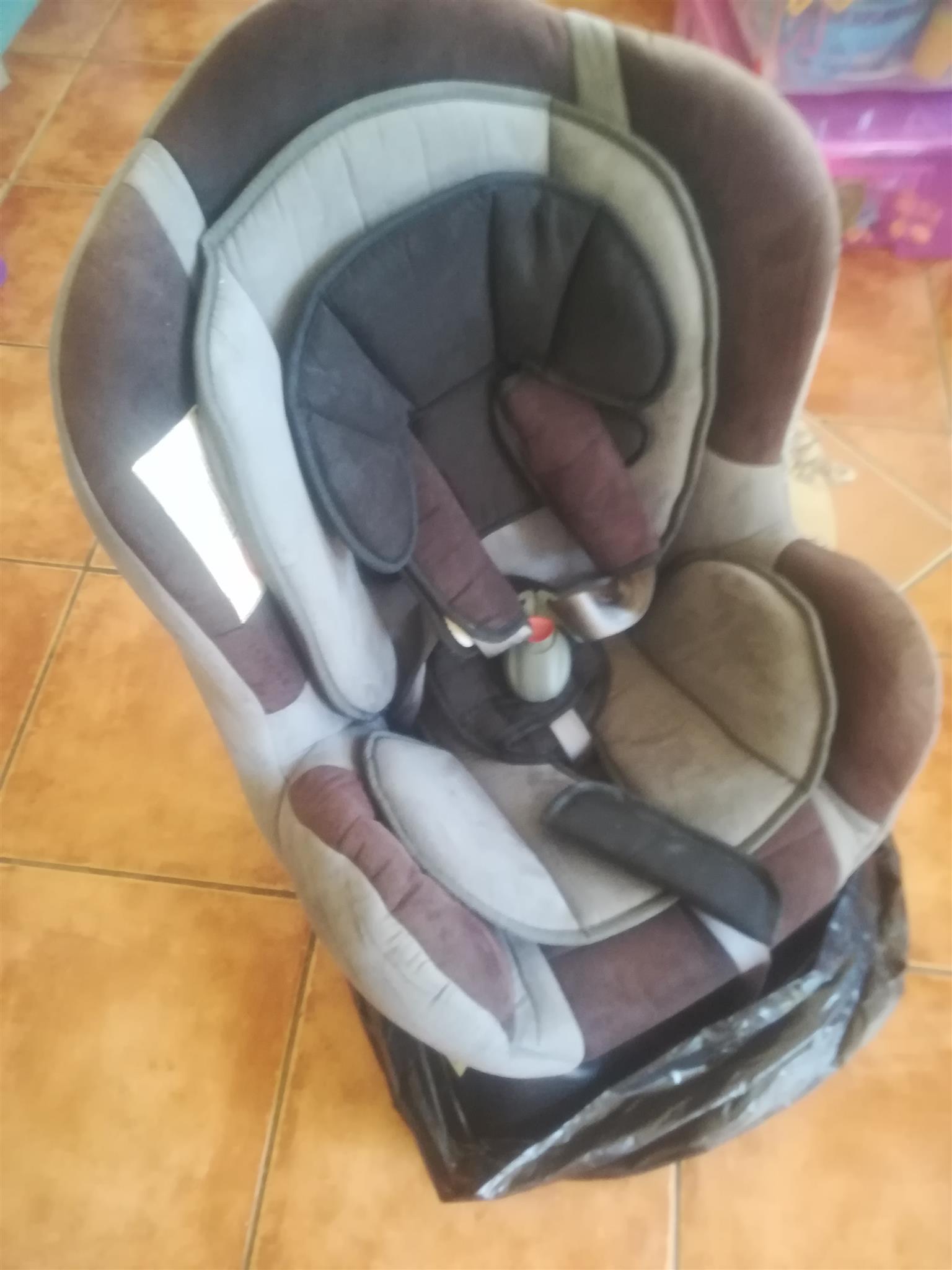 pre loved car seat