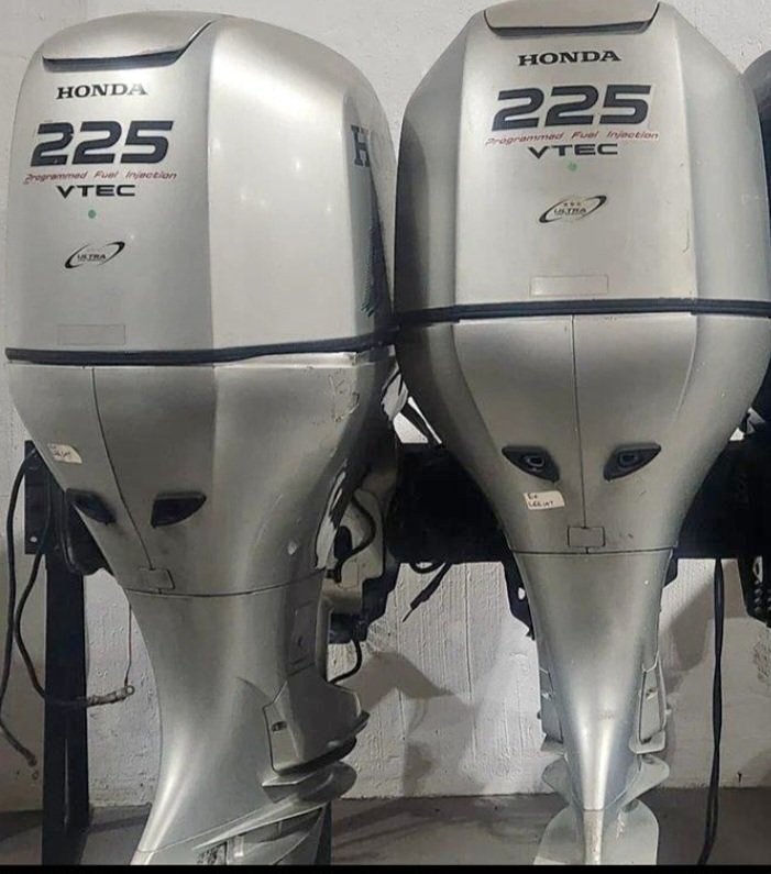 2010 OUTBOARD MOTROS  2 AND 4 STROKES