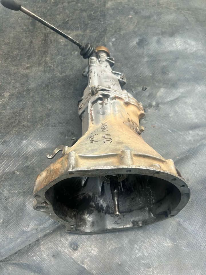 Nissan 1400 bakkie 4 speed gearbox for sale WhatsApp or cell - Private Seller