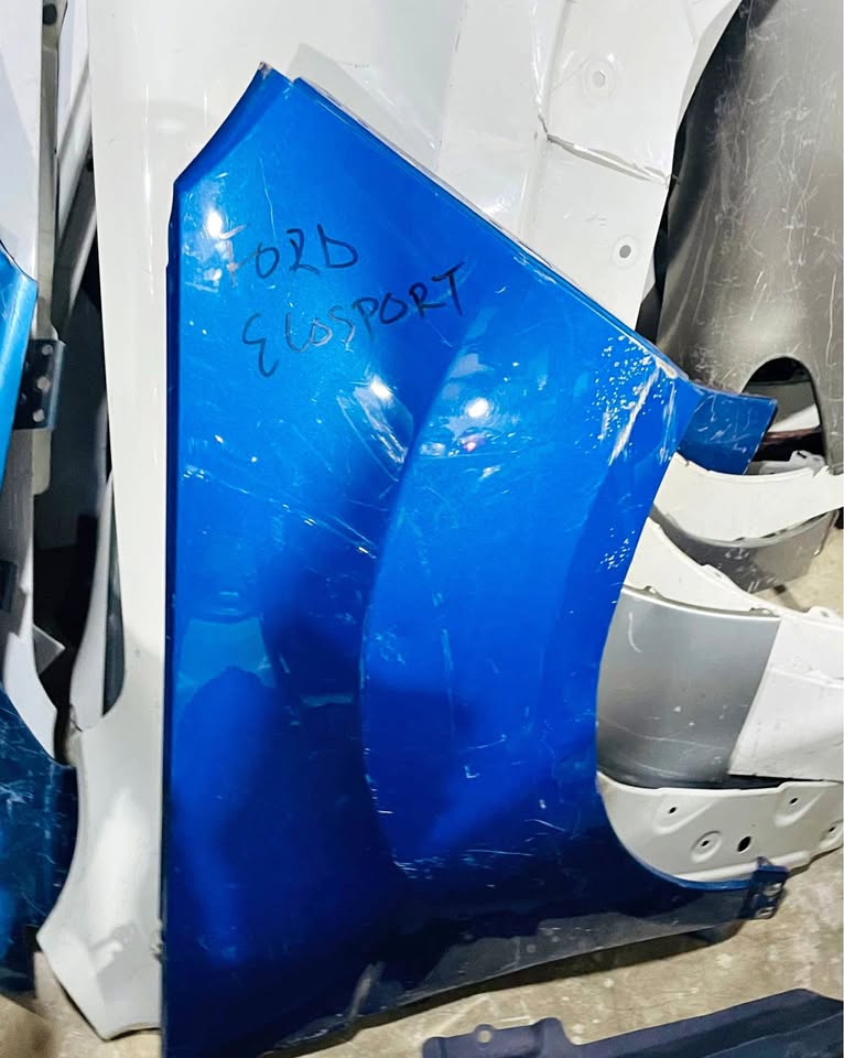 Ford Ecosport fender - Private Seller Ford Ecosport fender - Private Seller