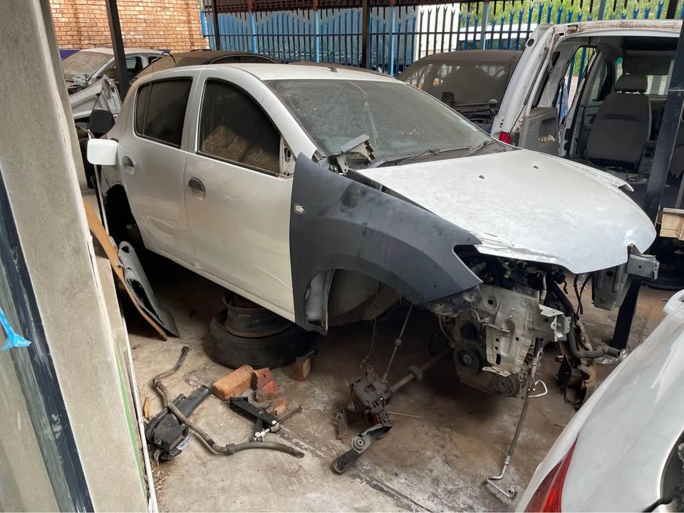 RENAULT SANDERO TURBO FOR SPARES - Private Seller