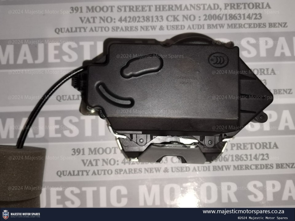 Mercedes W164 M CLASS boot lock – long cable for sale new - Private Seller Mercedes W164 M CLASS boot lock – long cable for sale new - Private Seller