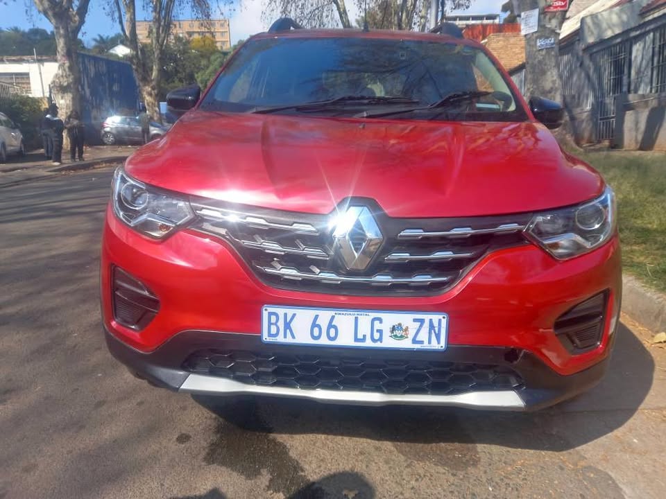 2024 RENAULT TRIBER 1.0 PETROL, MANUAL, MAROON, 29000KMS 2024 RENAULT TRIBER 1.0 PETROL, MANUAL, MAROON, 29000KMS