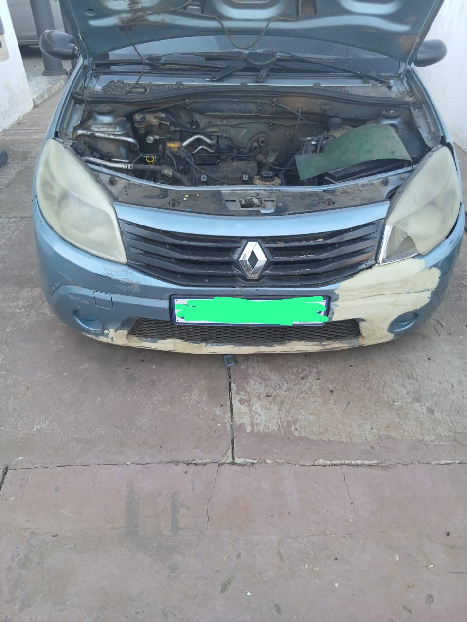 Renault Sandero 2011 1.6 stripping for spares - Private Seller Renault Sandero 2011 1.6 stripping for spares - Private Seller