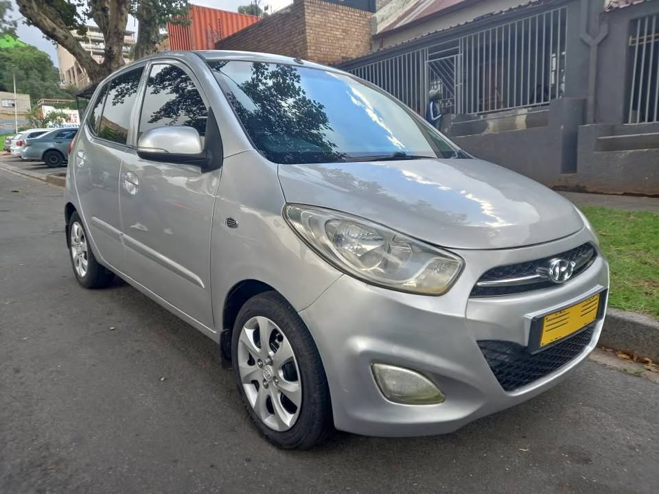 2017 Hyundai i10 Hatchback 1.1 Petrol, Manual. Call Innocent Blue Color,