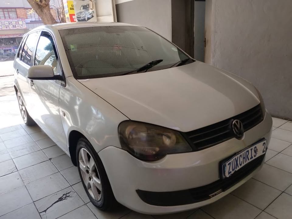 2011 VW POLO VIVO 1.4 BLUE LINE MANUAL HATCHBACK