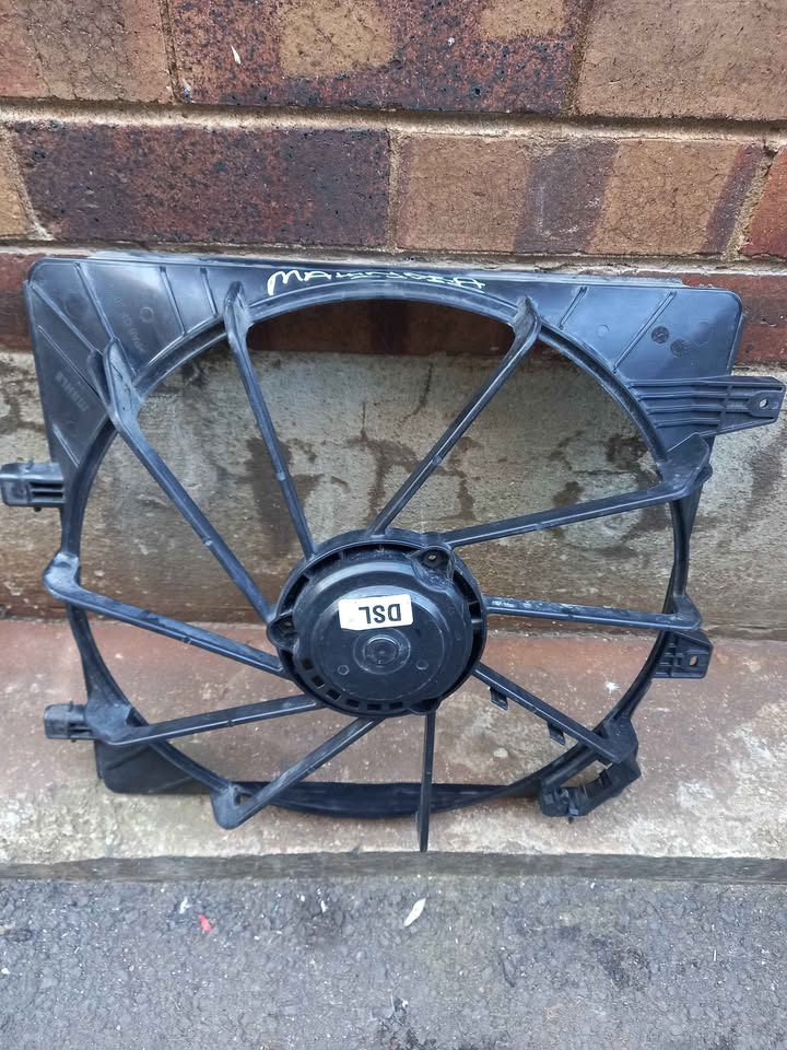 MAHINDRA XUV 300 COOLING FAN - Private Seller
