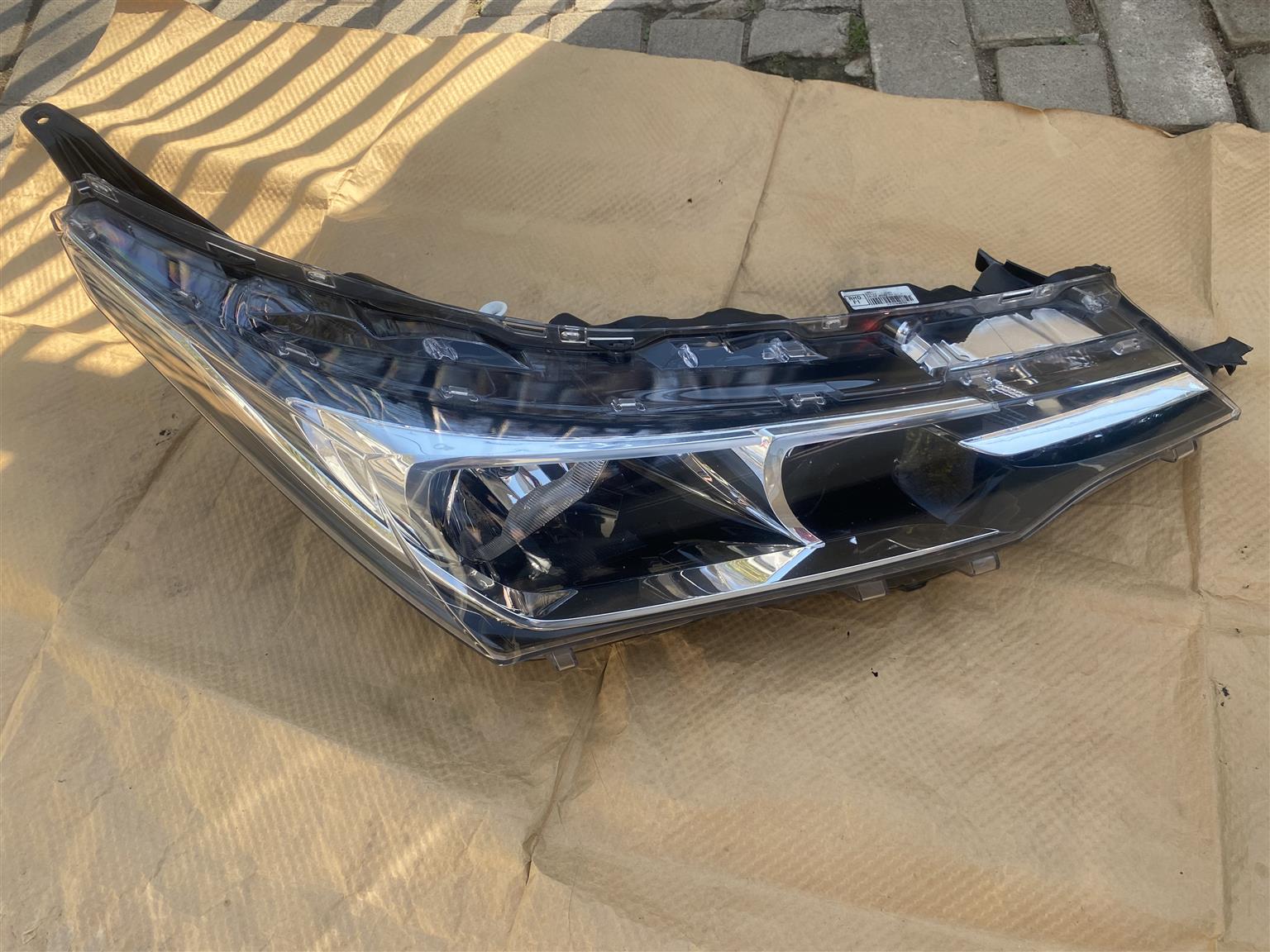 2018 TOYOTA COROLLA PRESTIGE LED HEADLIGHT RIGHT SIDE FOR SALE