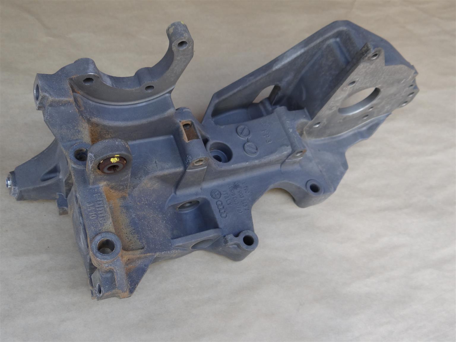 Engine support brackets - VW Amarok / Transporter / Audi / VW 2.0 TDI