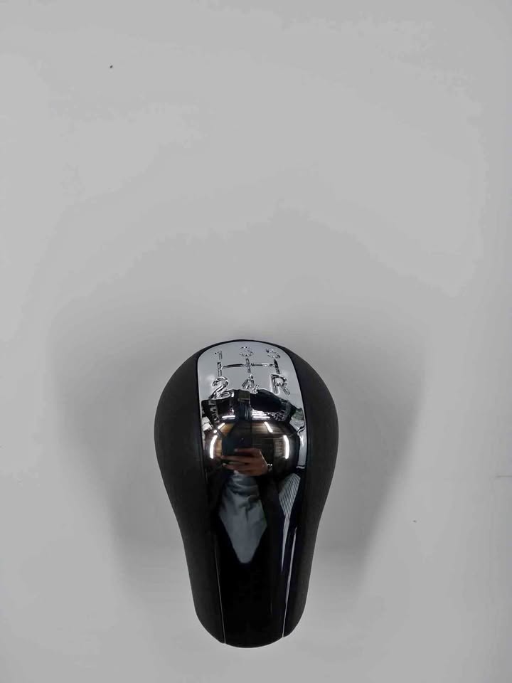 NEW TOYOTA 5 SPEED GEAR KNOB WILL WORK ON COROLLA-RUNX 2005-2008 AND HILUX. - Private Seller NEW TOYOTA 5 SPEED GEAR KNOB WILL WORK ON COROLLA-RUNX 2005-2008 AND HILUX. - Private Seller