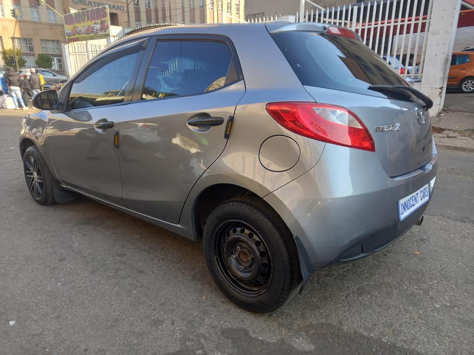 2015 MAZDA 2 1.5 PETROL ENGINE, MANUAL, GREY COLOR, MILEAGE 104000KM