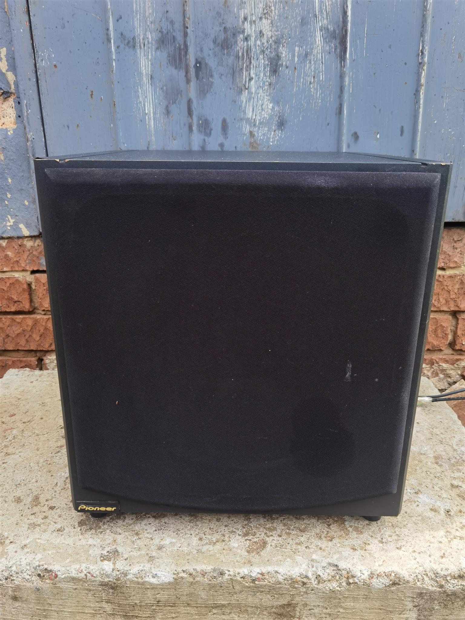 Pioneer Model - SW-12-200 Active Subwoofer (Read Description)