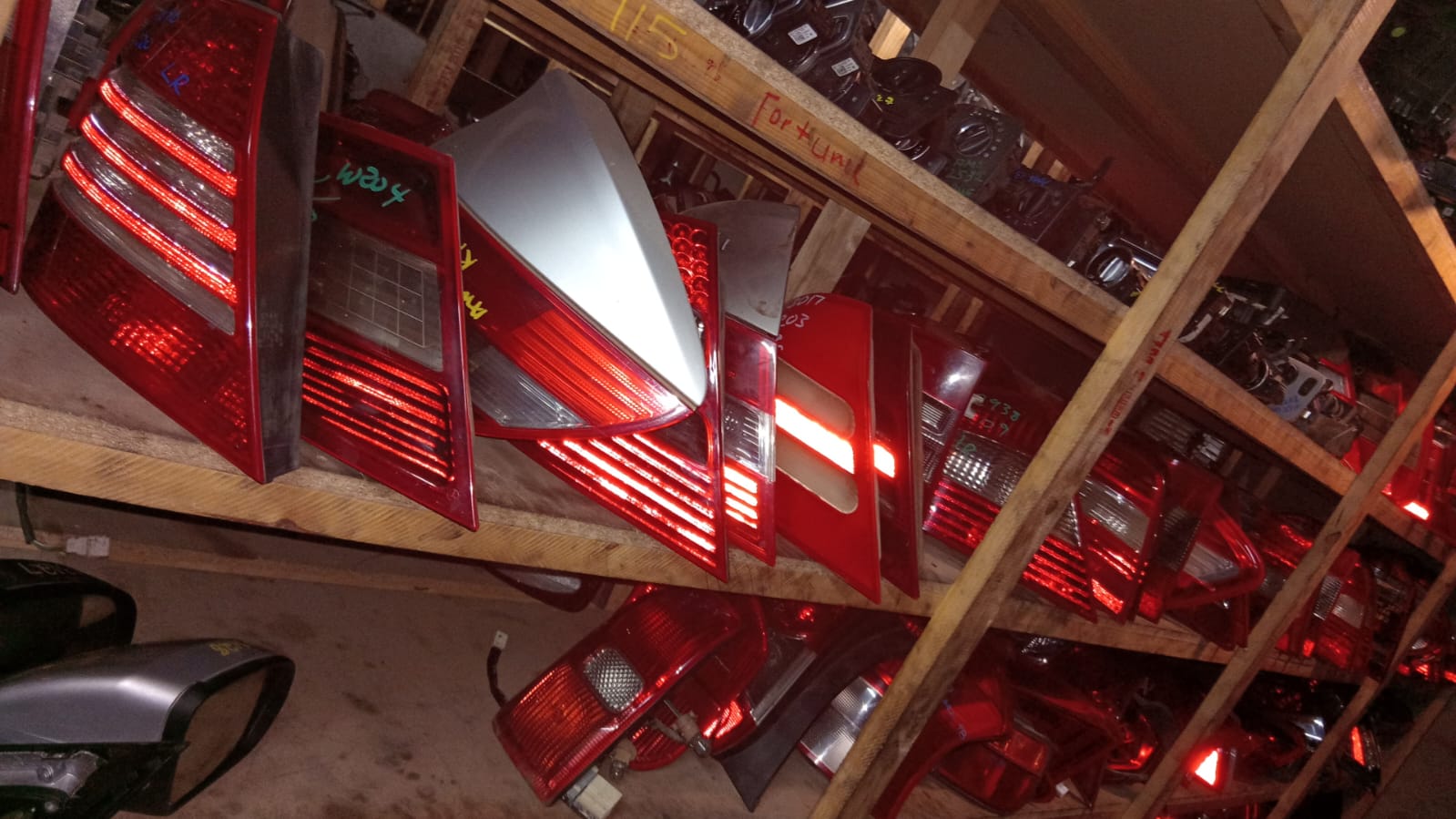 MERCEDES, TOYOTA & MITSUBISHI TAILLIGHTS FOR SALE - Private Seller MERCEDES, TOYOTA & MITSUBISHI TAILLIGHTS FOR SALE - Private Seller
