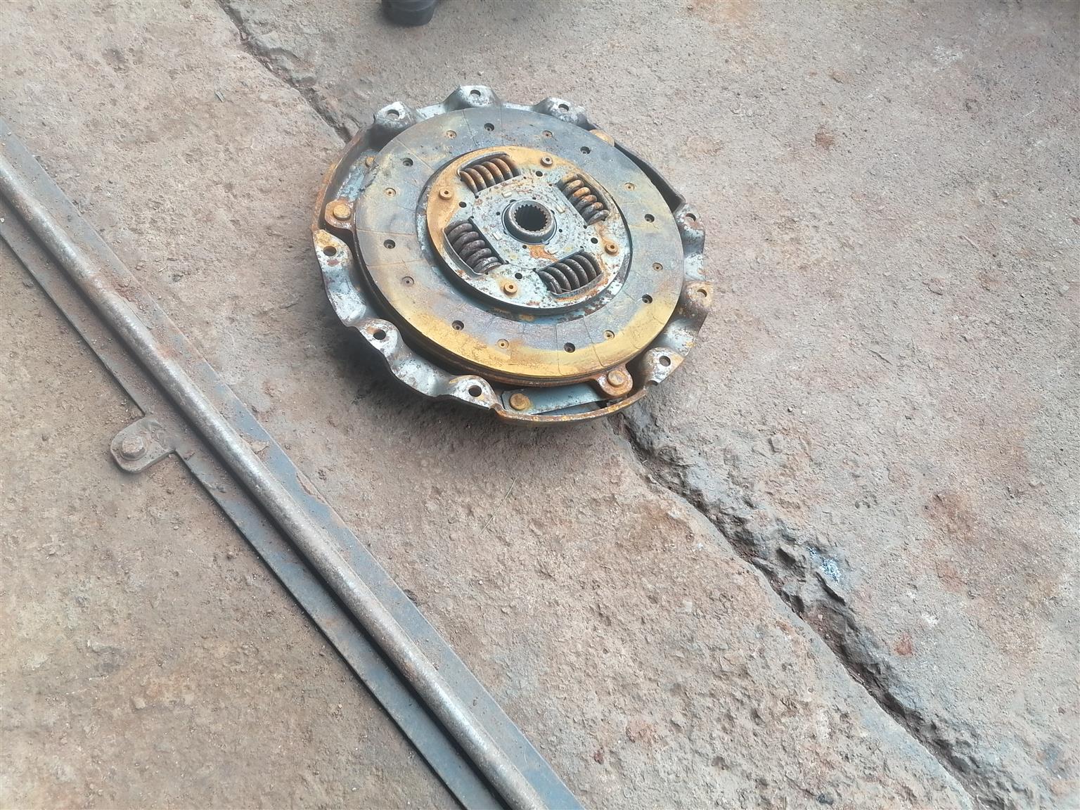 Clutch and pressure plate kia 2.7 for sale - Private Seller