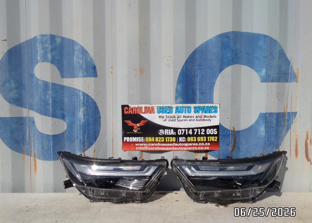 Toyota Rav4 left and right side LED xenon headlight (2022-2025 - Private Seller Toyota Rav4 left and right side LED xenon headlight (2022-2025 - Private Seller