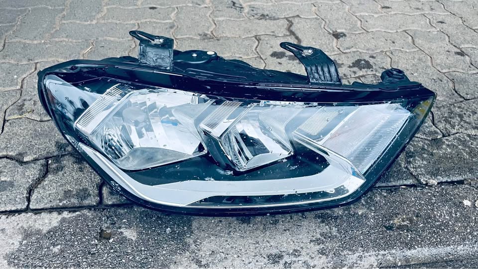 Audi A1 headlight - Private Seller Audi A1 headlight - Private Seller