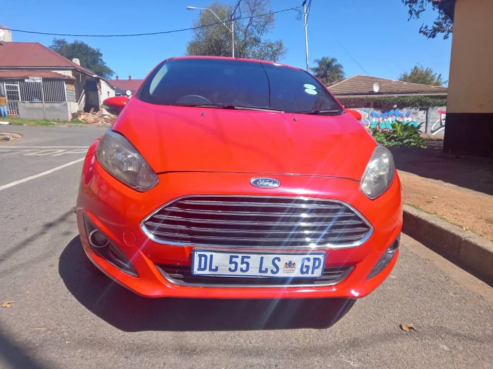 2015 Ford Fiesta Ecoboost 1.0 Petrol, Manual, Red, 91000kms