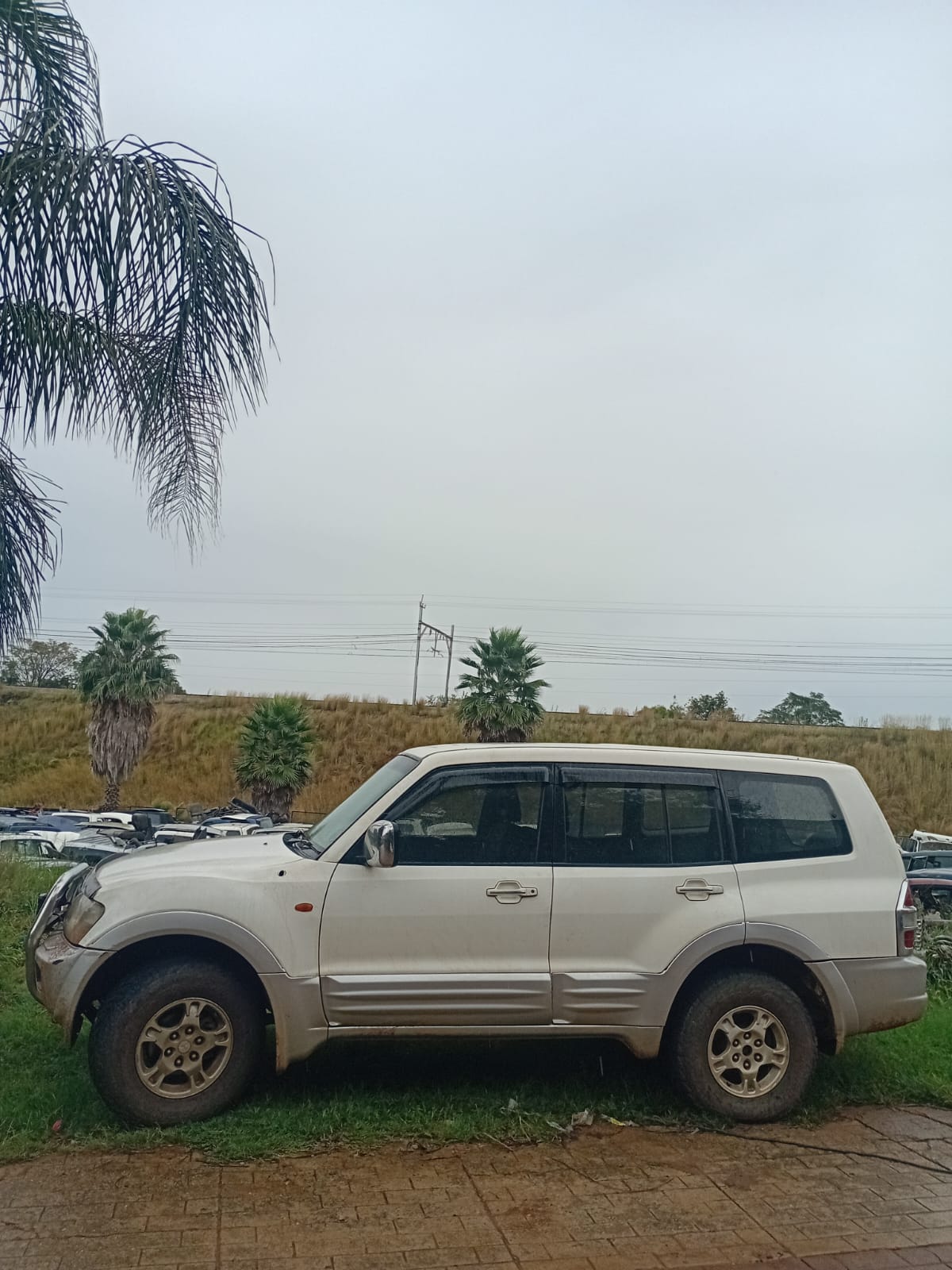 Mitsubishi CK 3.2 DID LWB 2002 Model Stripping For Spares - Private Seller Mitsubishi CK 3.2 DID LWB 2002 Model Stripping For Spares - Private Seller