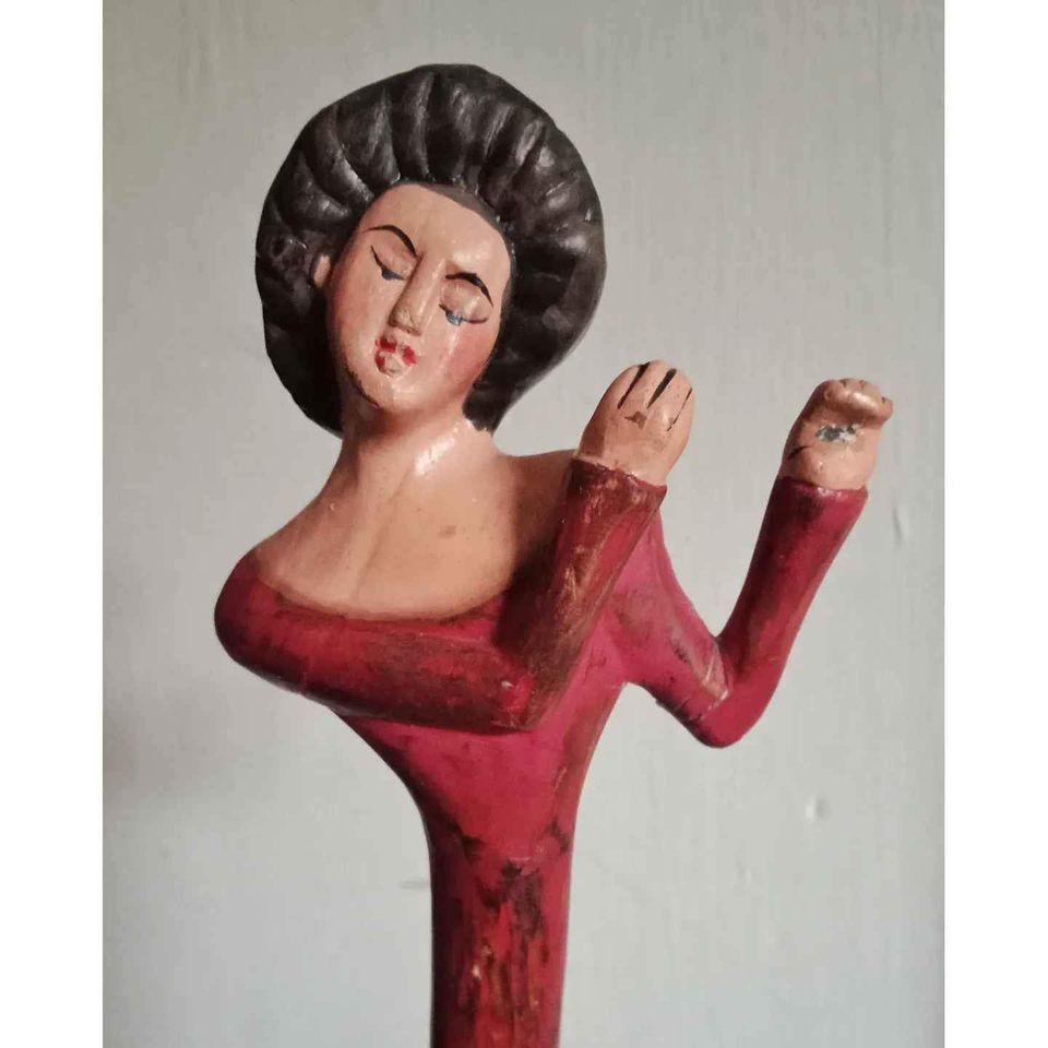 Tall wooden Sculpture