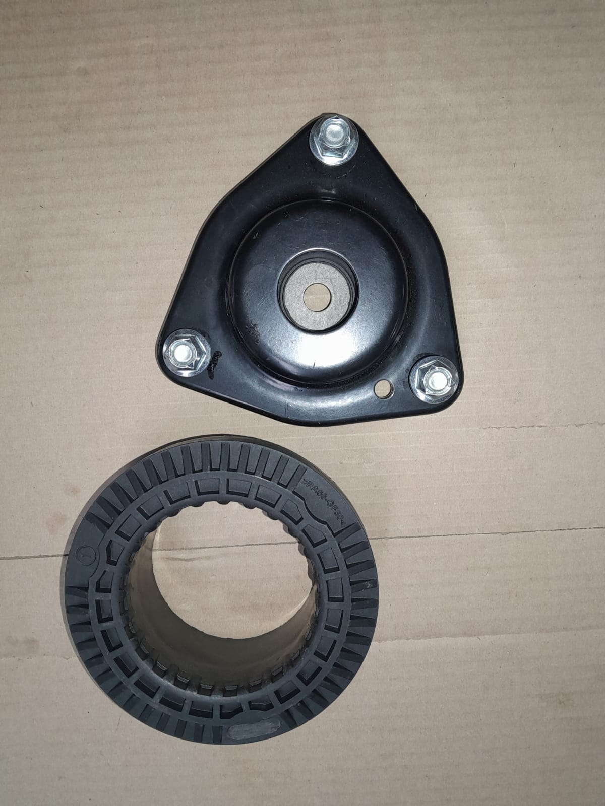 DODGE JOURNEY STRUT MOUNTING 2.0/ 2.4 FOR SALE - Private Seller