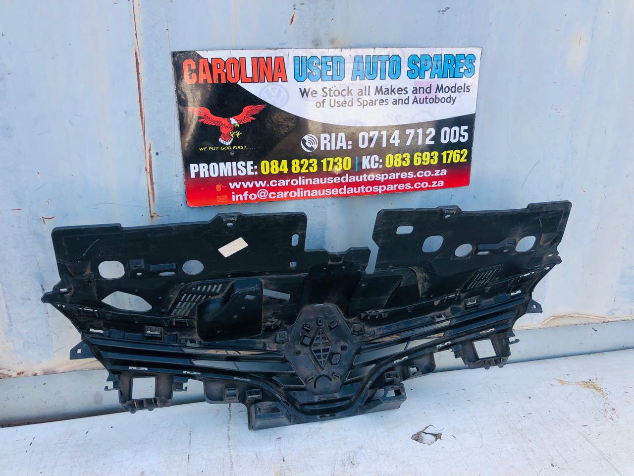 Renault Clio 4 facelift radiator grill (no badge) - Private Seller Renault Clio 4 facelift radiator grill (no badge) - Private Seller