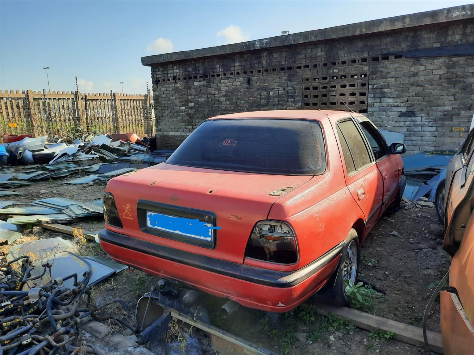 1994 Nissan Sentra 1.6 - Stripping for Spares
