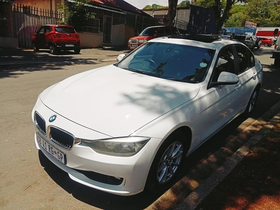 2012 BMW 320i F30 Automatic