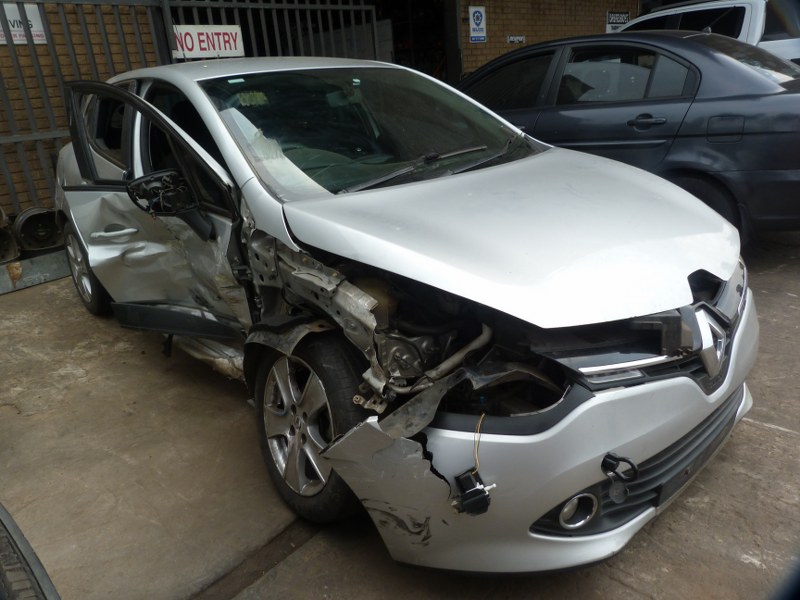 Renault Clio IV 1.2T AT H5F - 2016 SPARESBOYZ STRIPPING FOR SPARES - Private Seller Renault Clio IV 1.2T AT H5F - 2016 SPARESBOYZ STRIPPING FOR SPARES - Private Seller