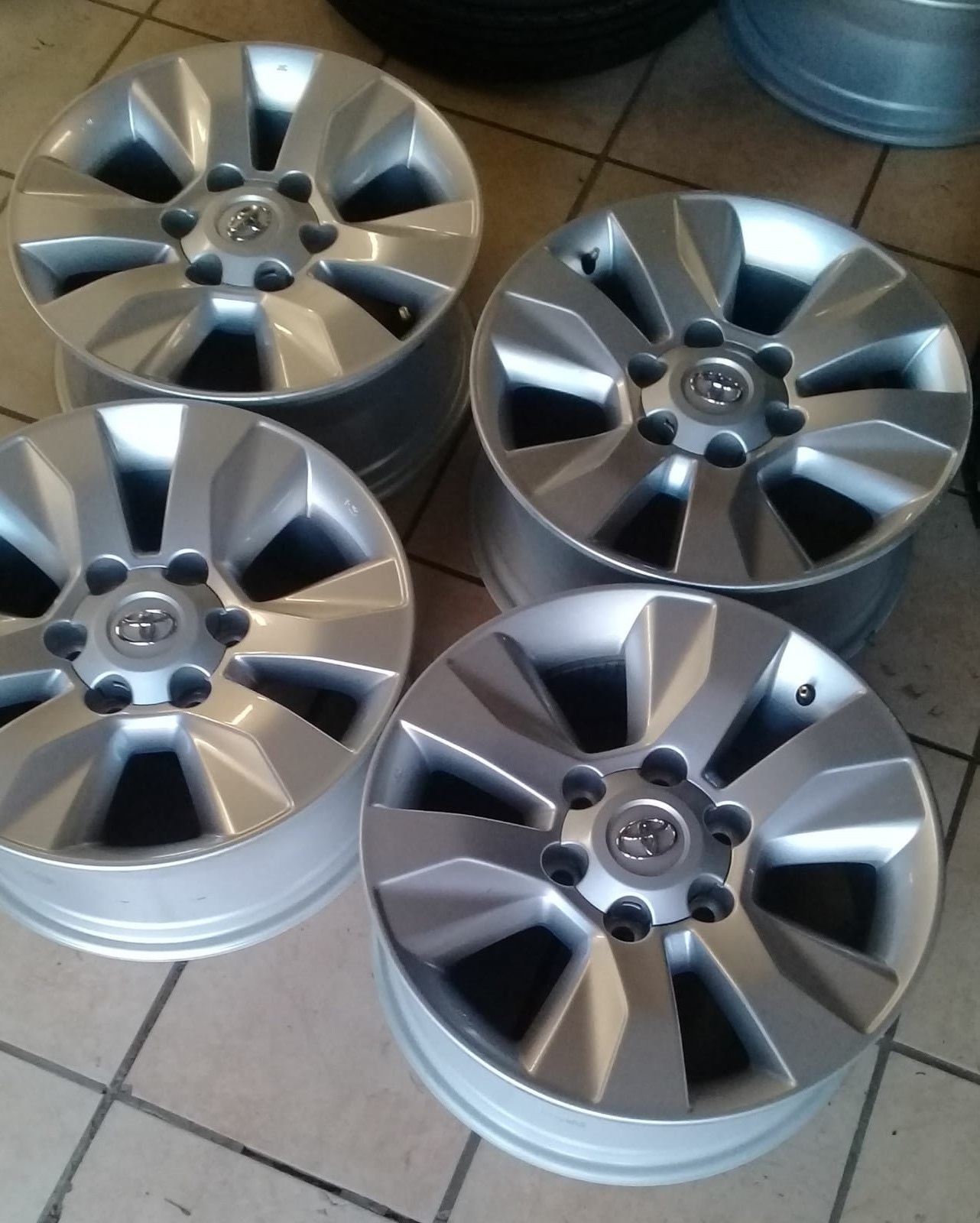 17 inch Toyota Hilux GD6 original mags set for - Private Seller 17 inch Toyota Hilux GD6 original mags set for - Private Seller