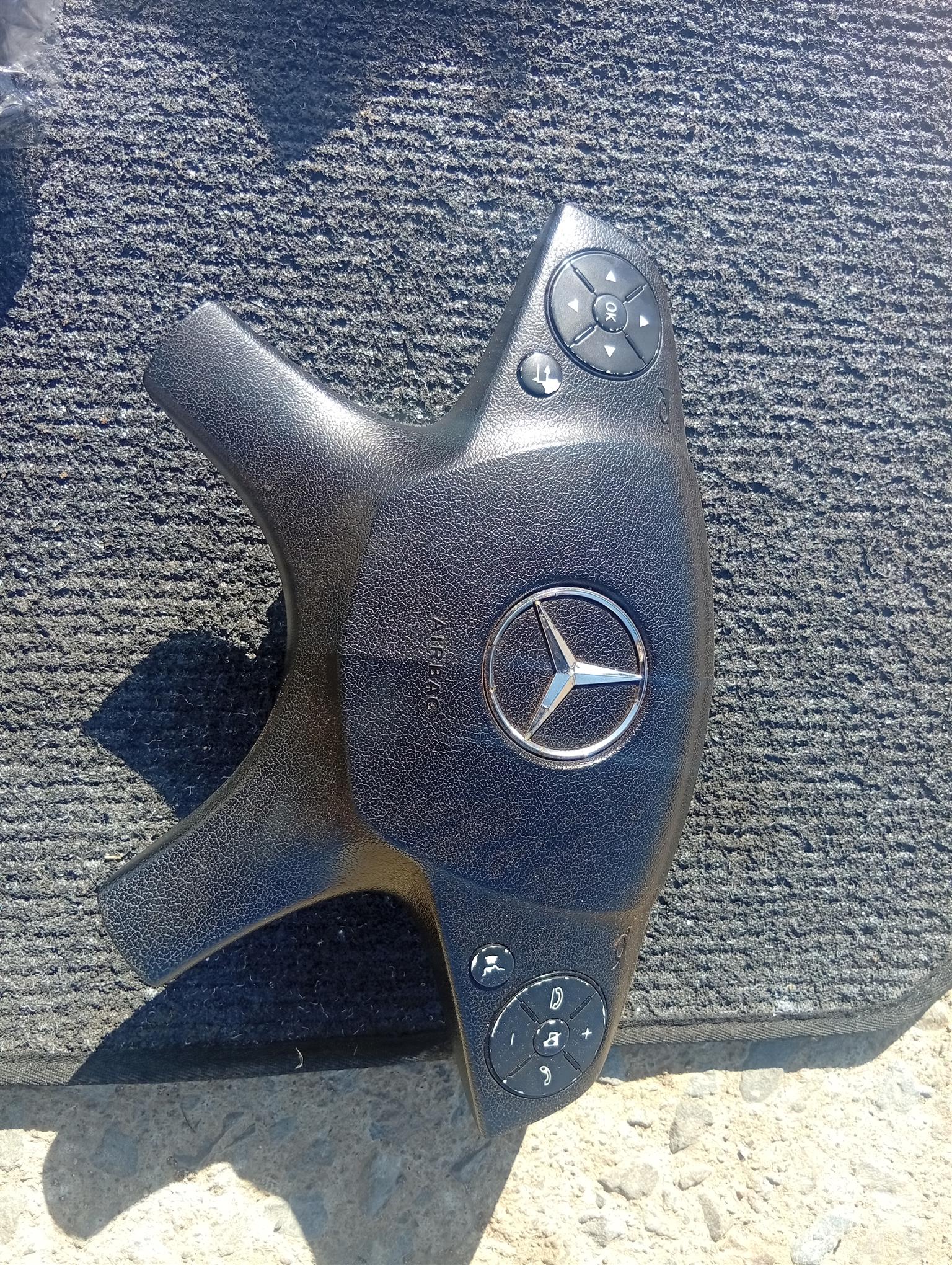 Mercedes Benz w204 steering airbag - Private Seller Mercedes Benz w204 steering airbag - Private Seller