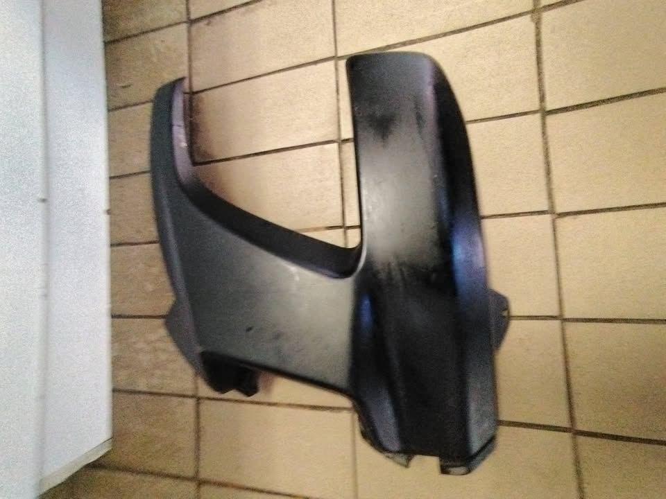 2021 ISUZU D MAX FRONT BUMPER LEFTSIDE MOULDING AVAILABLE FOR SALE - Private Seller