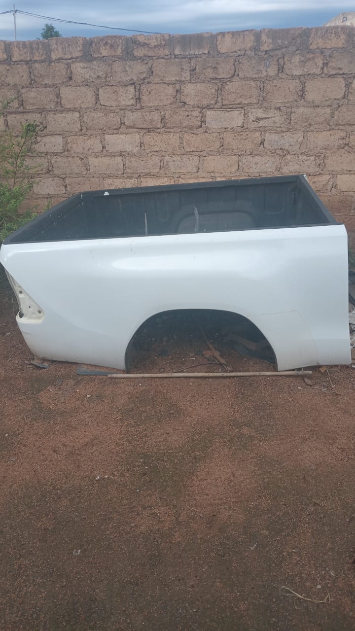 Gd6 double cab loading bin