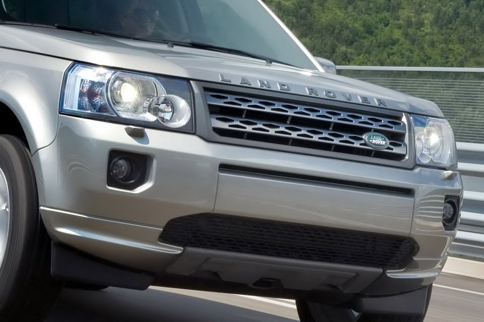 Land Rover Freelander 2 Front Bumpers for sale | AUTO EZI - Private Seller