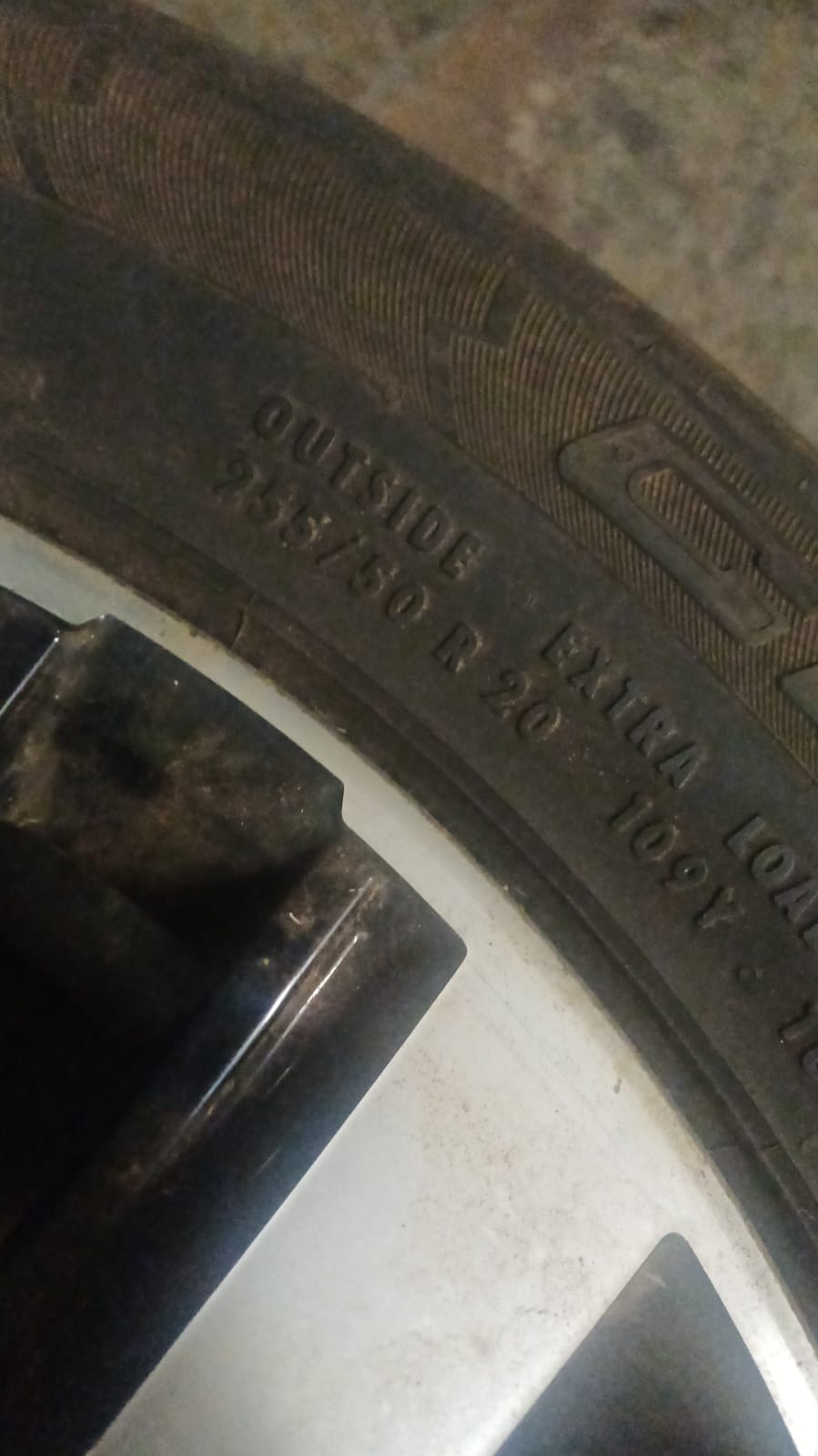 Amarok V6 Extreme 5x rims and tyres - Private Seller