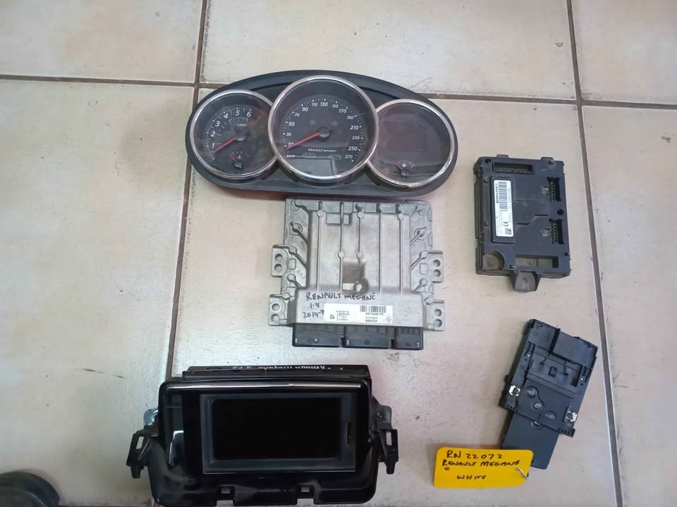 2007 Renault megane3 1.4 RS lock set for sale @ circle 7 used parts - Private Seller 2007 Renault megane3 1.4 RS lock set for sale @ circle 7 used parts - Private Seller