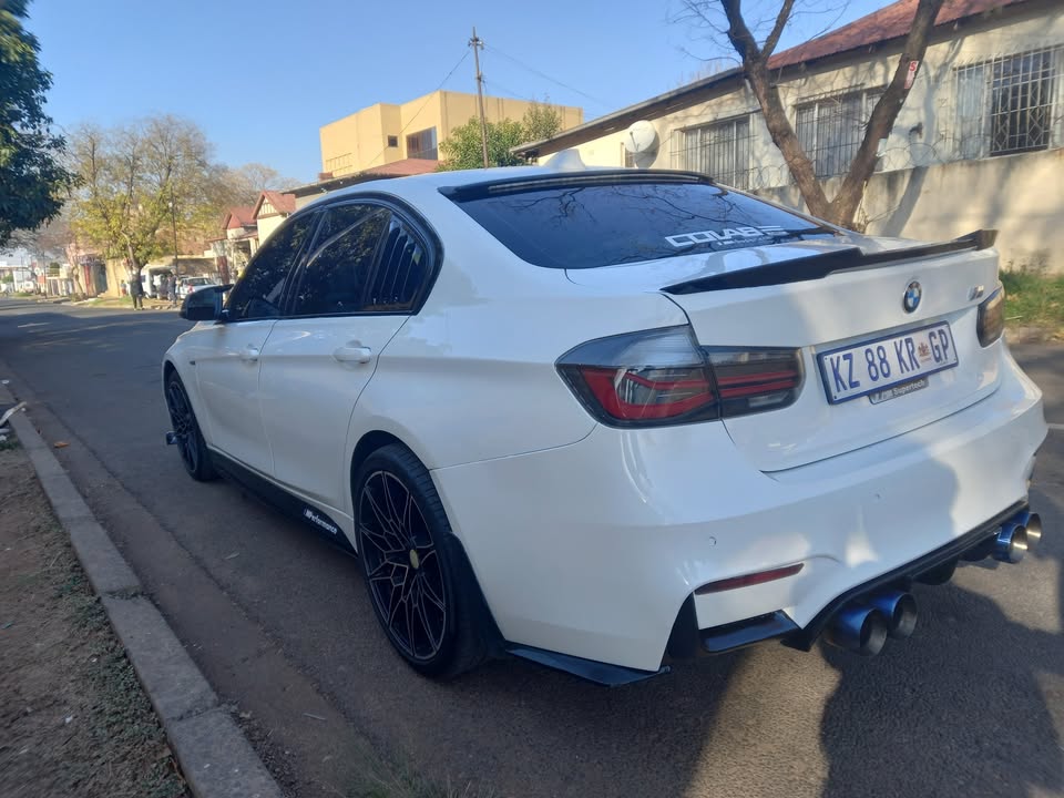 2017 BMW 320 i MSport, Petrol, Automatic, White, Sunroof, 90000kms
