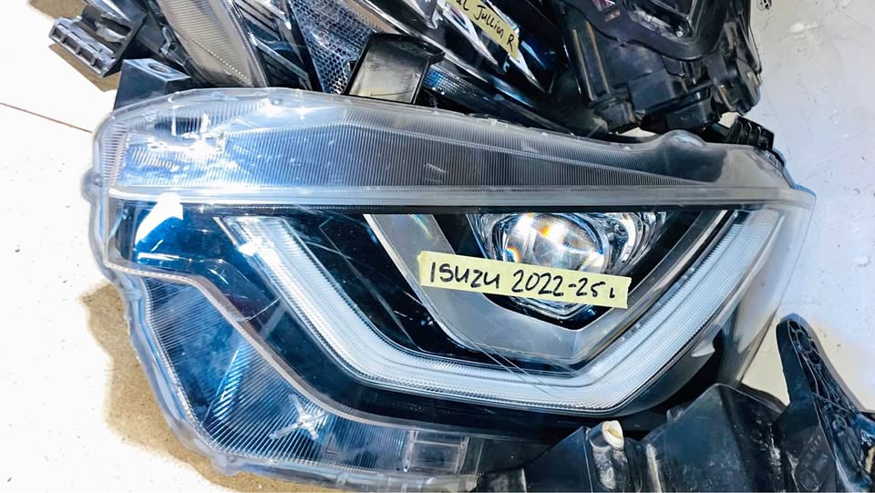 Isuzu D-Max LED HEADLIGHT - Private Seller Isuzu D-Max LED HEADLIGHT - Private Seller