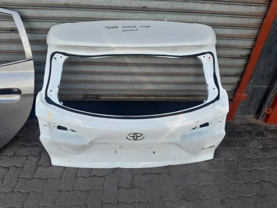 Toyota Corolla Cross tailgate - Private Seller Toyota Corolla Cross tailgate - Private Seller