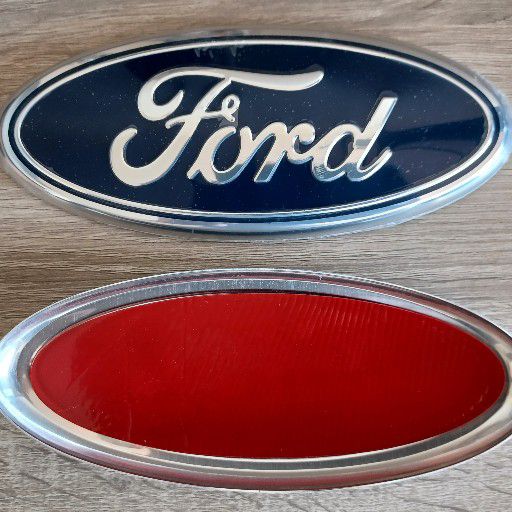 2008 - 2011 Ford Fiesta front oval grille badge - Private Seller