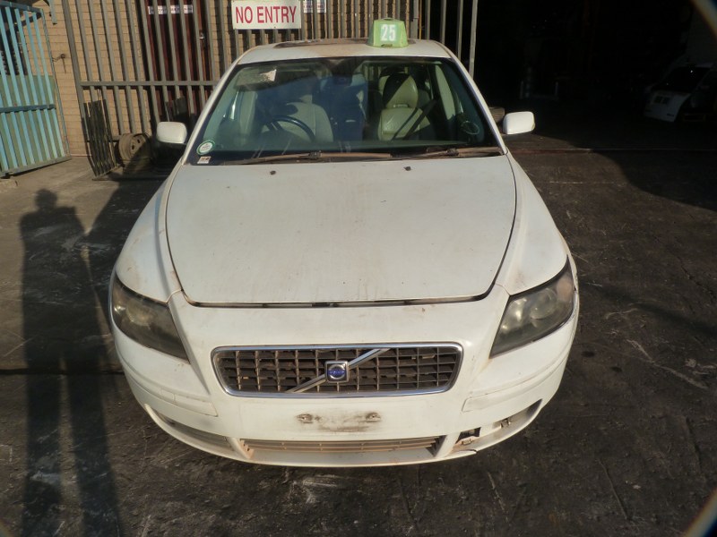 Volvo S40 T5 AT White - 2006 STRIPPING FOR SPARES - Private Seller Volvo S40 T5 AT White - 2006 STRIPPING FOR SPARES - Private Seller